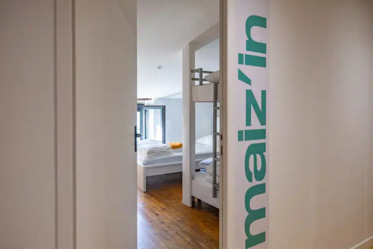 Chambre 1 de Maiz'in Ardèche, au rez-de-chaussée, pour 10 personnes