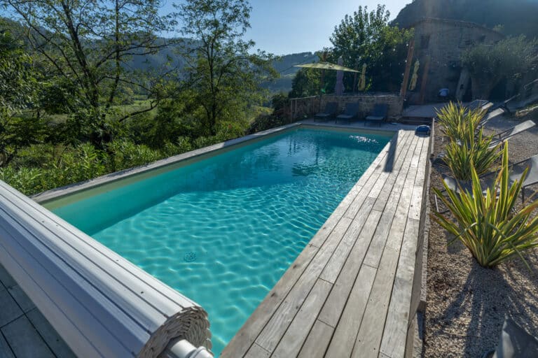Piscine chauffée de 10 × 4 m de Maiz'in Ardèche